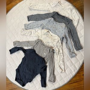 Baby Gap long sleeve onesies set